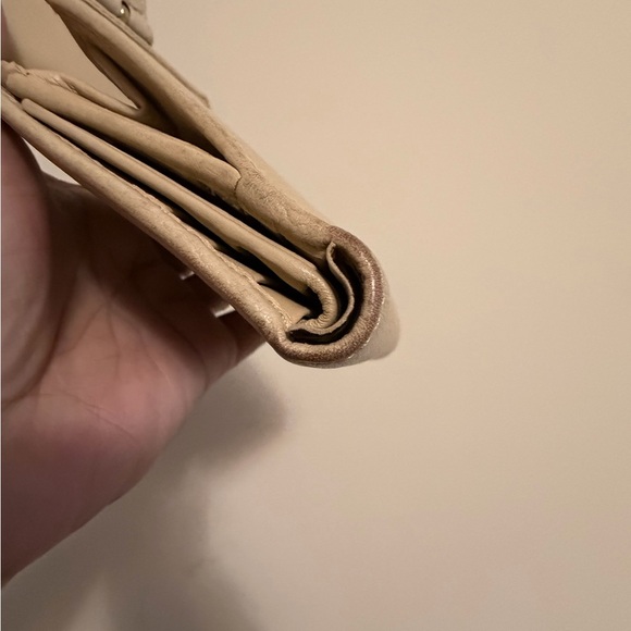 COACH Soho Tan Pebble Leather Buckle Flap Bifold Wallet EUC - Picture 5 of 6